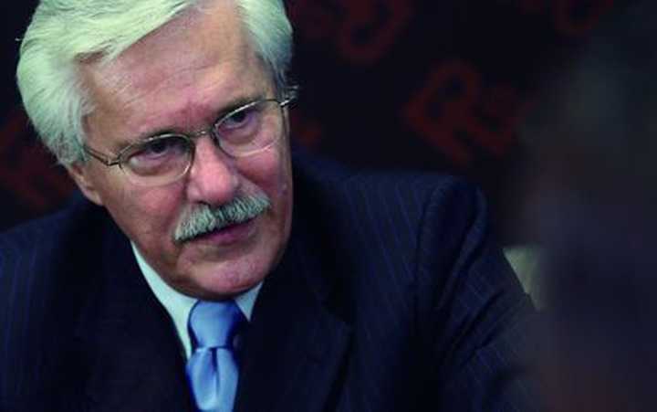 mk水桶包和蔻驰水桶包哪个值得,mk包比蔻驰好看