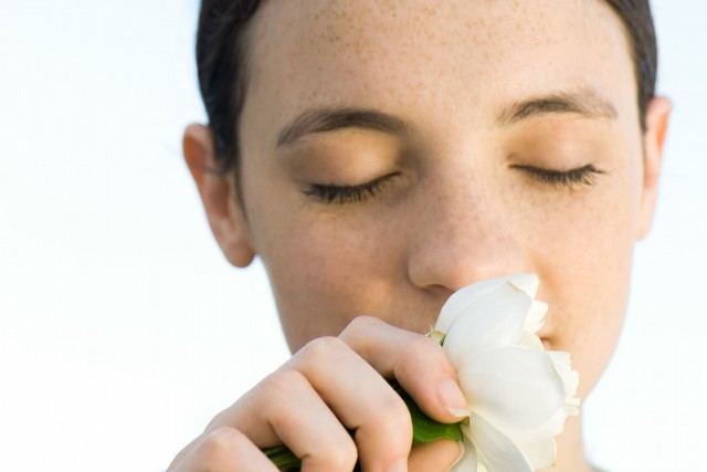 如何治老年斑最快最有效祛斑方法,手背老年斑祛斑最有效方法