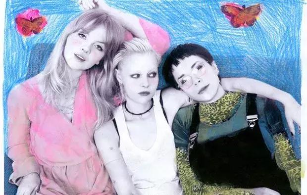 理想人妻：我们才不是什么女子乐队！