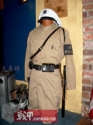 空军宪兵第四部分：安全部队制服配饰中的特色元素