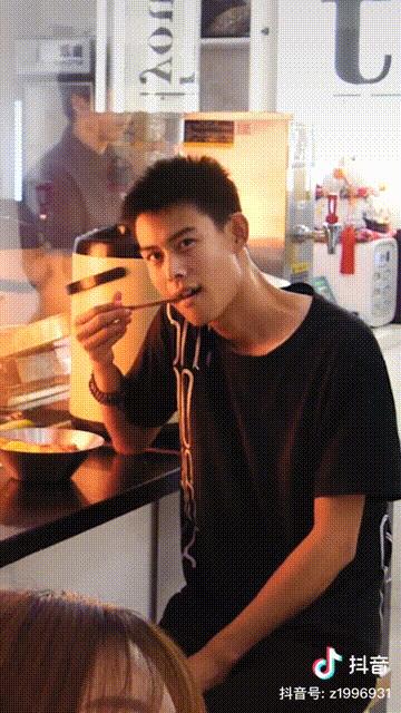 飞行员搞笑日常,飞行员小哥哥搞笑视频