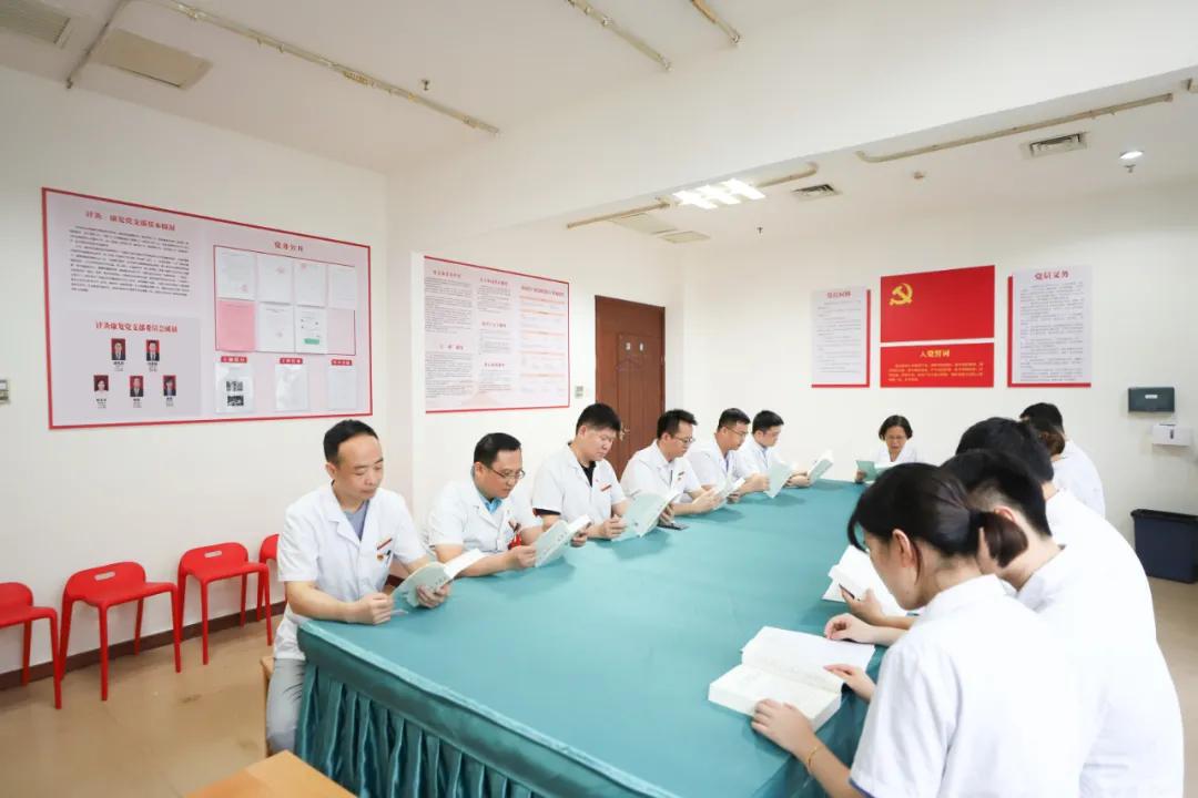 南昌市优秀共产党员表彰,江西洪都中医院书记