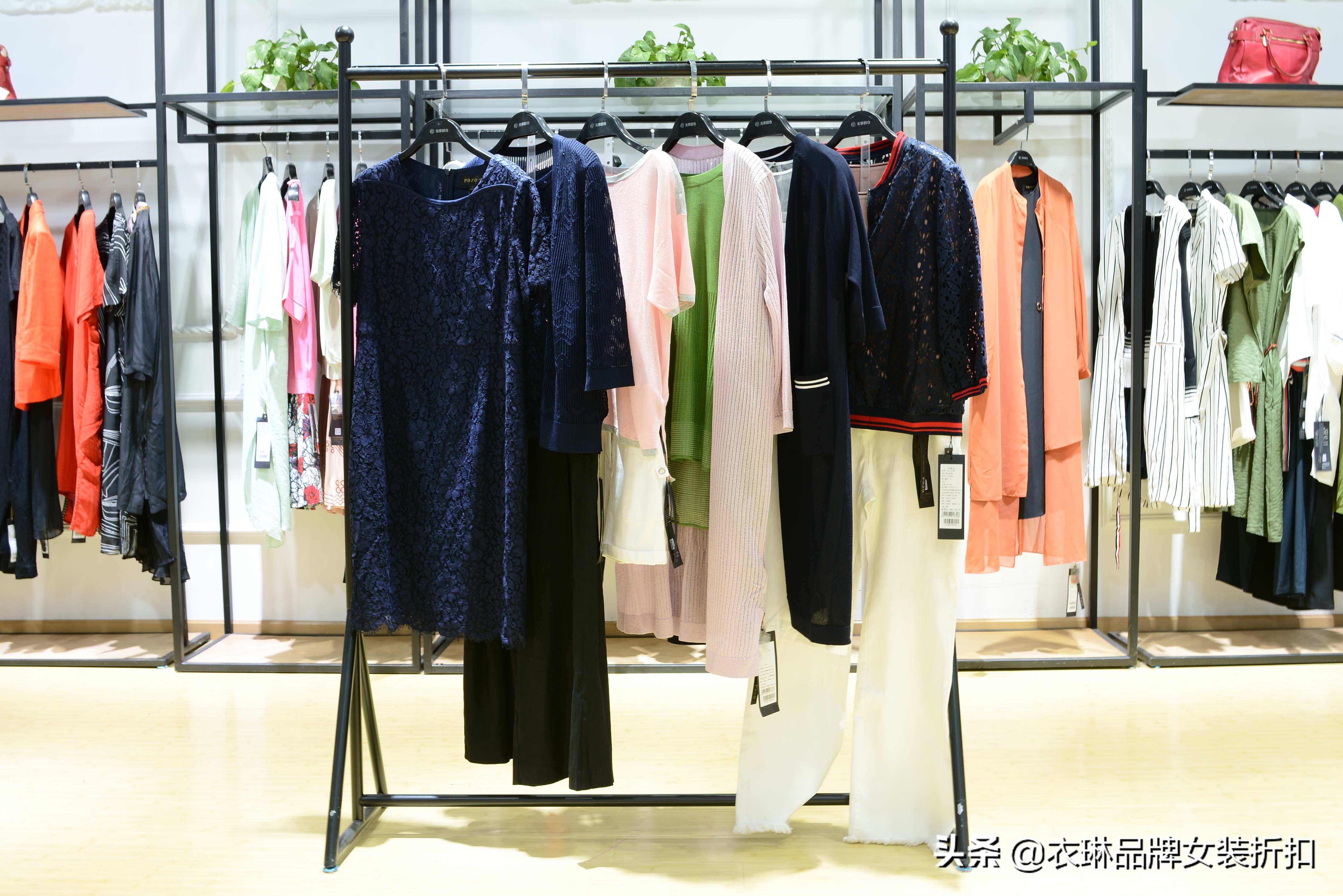 尾货女装品牌折扣女装,如何开好一家品牌女装折扣实体店