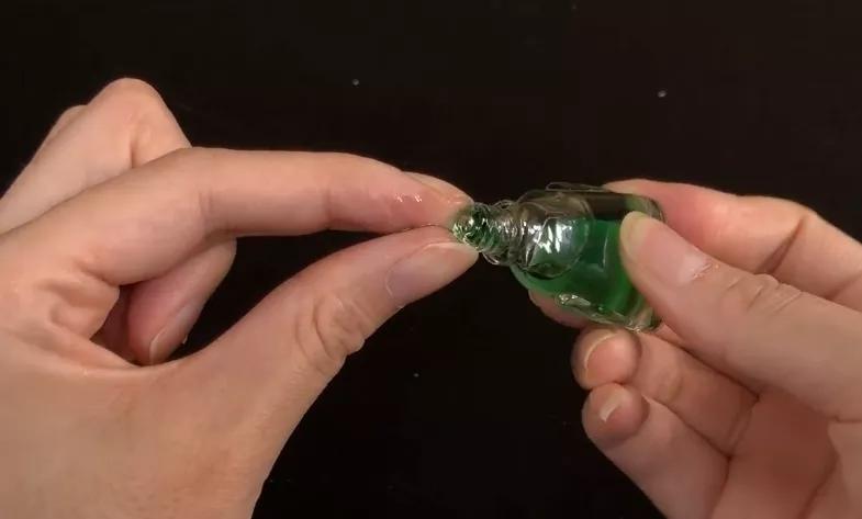 502胶水粘了怎么快速弄硬,502胶水如何快速弄掉