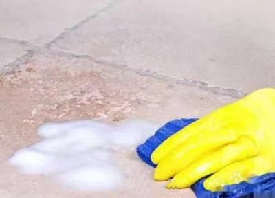 瓷砖上沾了油漆怎么去除,如何有效清除瓷砖上的油漆