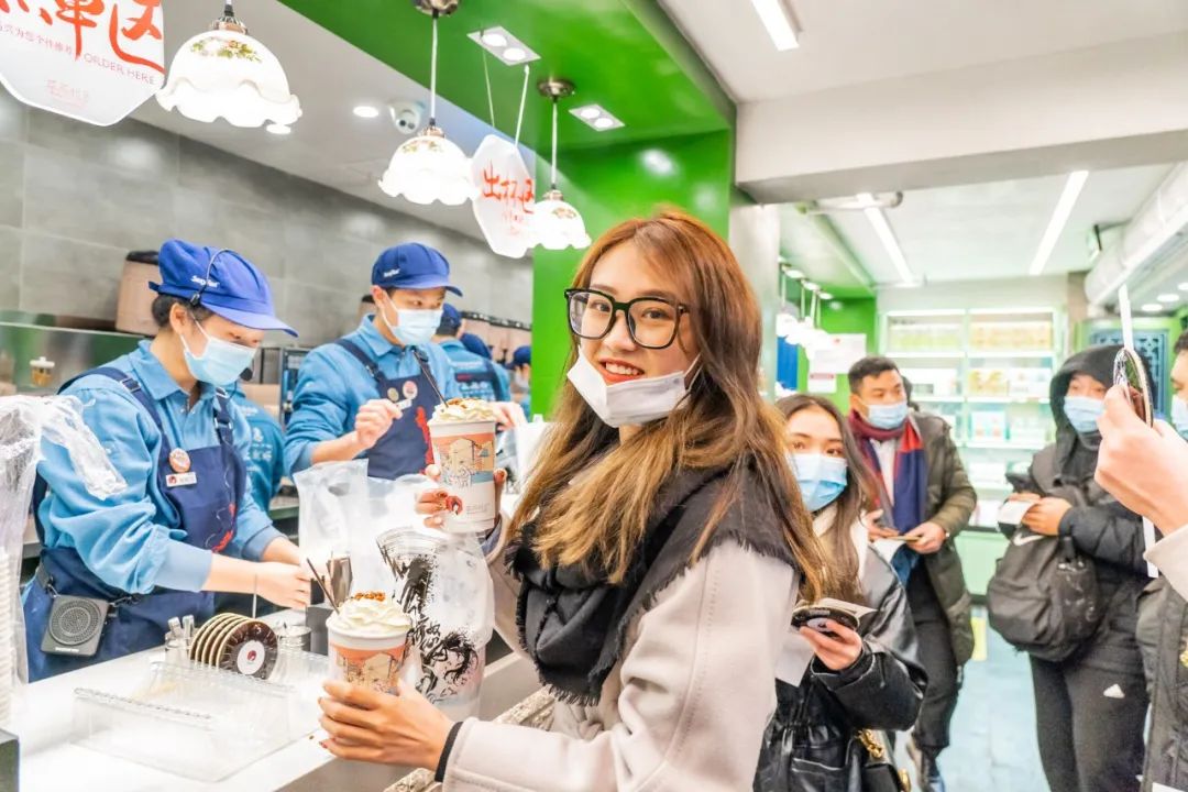 武汉茶颜悦色现在还有多少人,武汉的茶颜悦色有多火