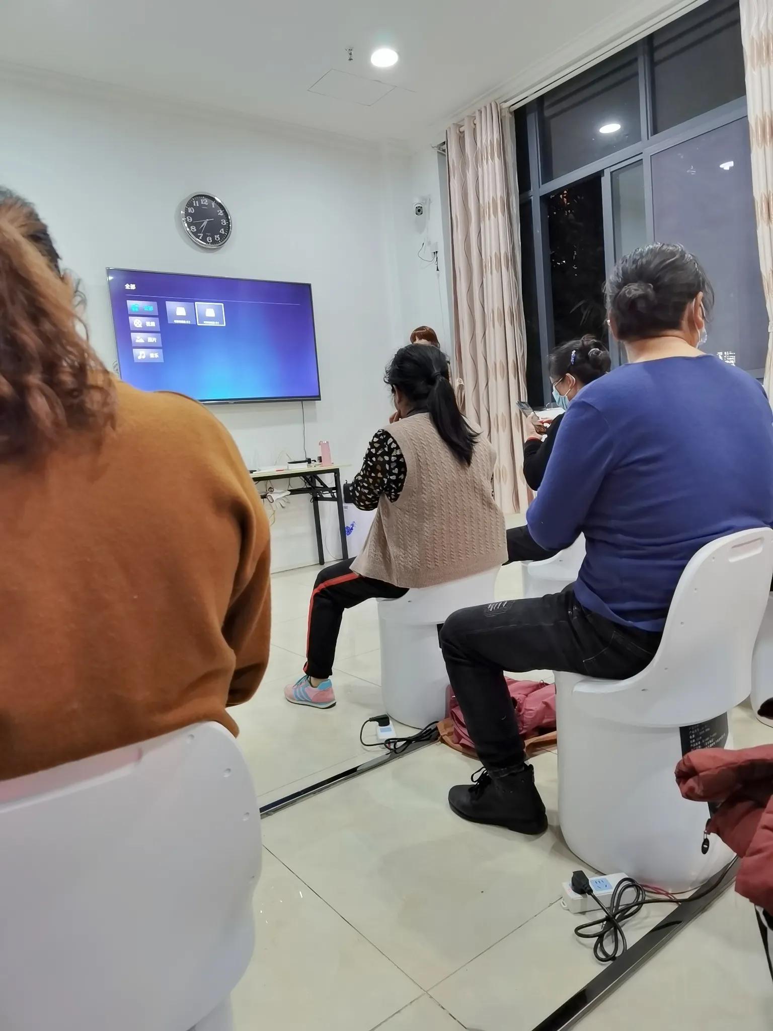 关心老人保重身体的话,保重自己的身体才是最重要的一点