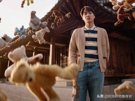 gucci泰迪熊印花连衣裙 (gucci粉色卫衣泰迪熊)