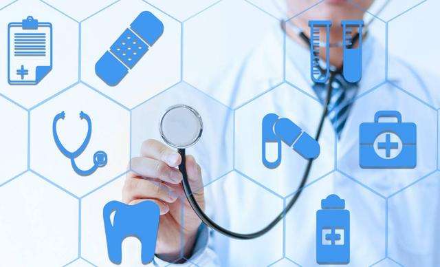 嘴唇发乌是肝脏的问题吗,嘴唇上面长斑是有妇科病吗