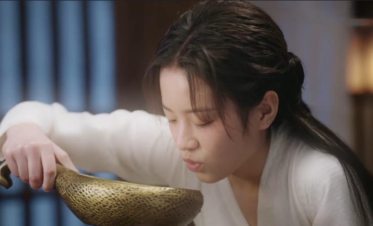 又亲又咬还“壁咚”!《花好月又圆》路子野,“先婚后爱”太上头