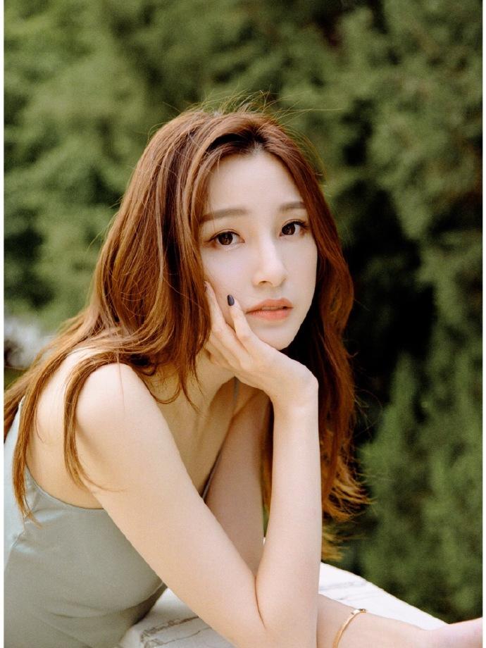 十年前央视女足球主持人,央视前足球主播