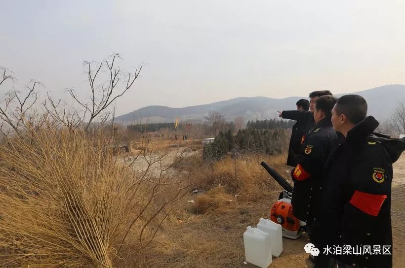 水泊梁山上的景点有哪些,水泊梁山旅游景区