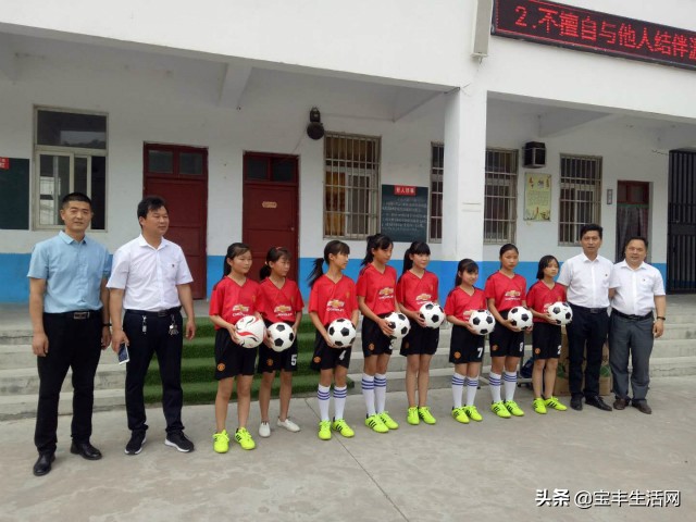 薄弱乡村学校结对帮扶活动方案,宝丰县周庄镇中学足球队