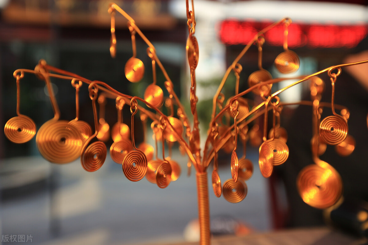 为什么有的母猪不吃奶,为什么有的母猪一直不生仔