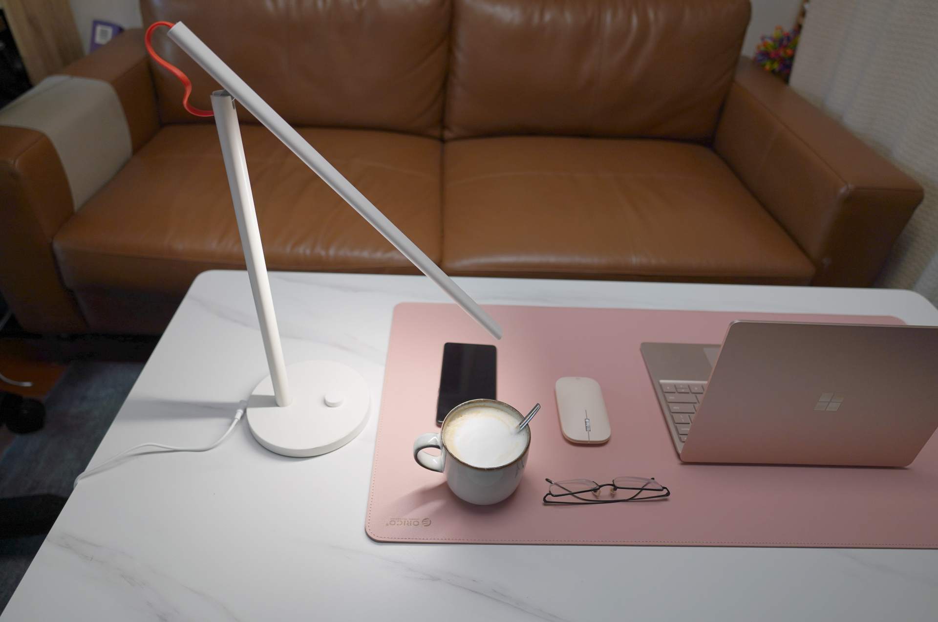 护眼台灯台式和落地款如何选,高性价比护眼台灯选择