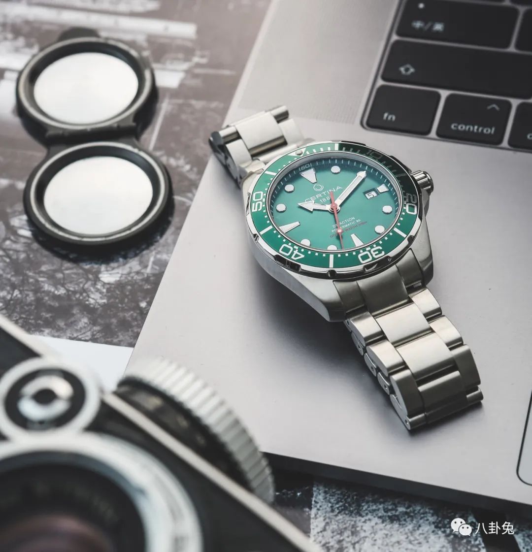 劳力士和宝珀五十噚买哪个好,买劳力士的钱是真的吗