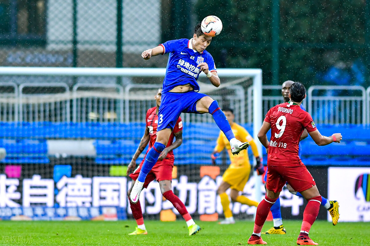 李铁评价申花8:1,李铁替高准翼出头