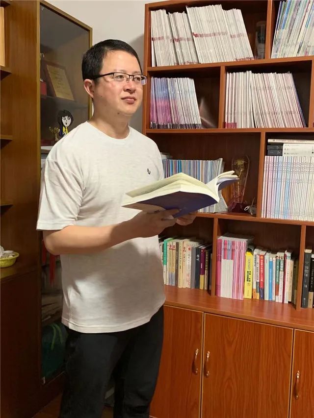 书香润心灵读书促成长征文,书香润校园阅读伴成长教师发言稿