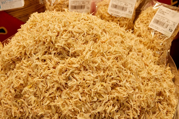 虾皮含钙量高是补钙冠军是真的吗,虾皮的含钙量是牛奶的几倍