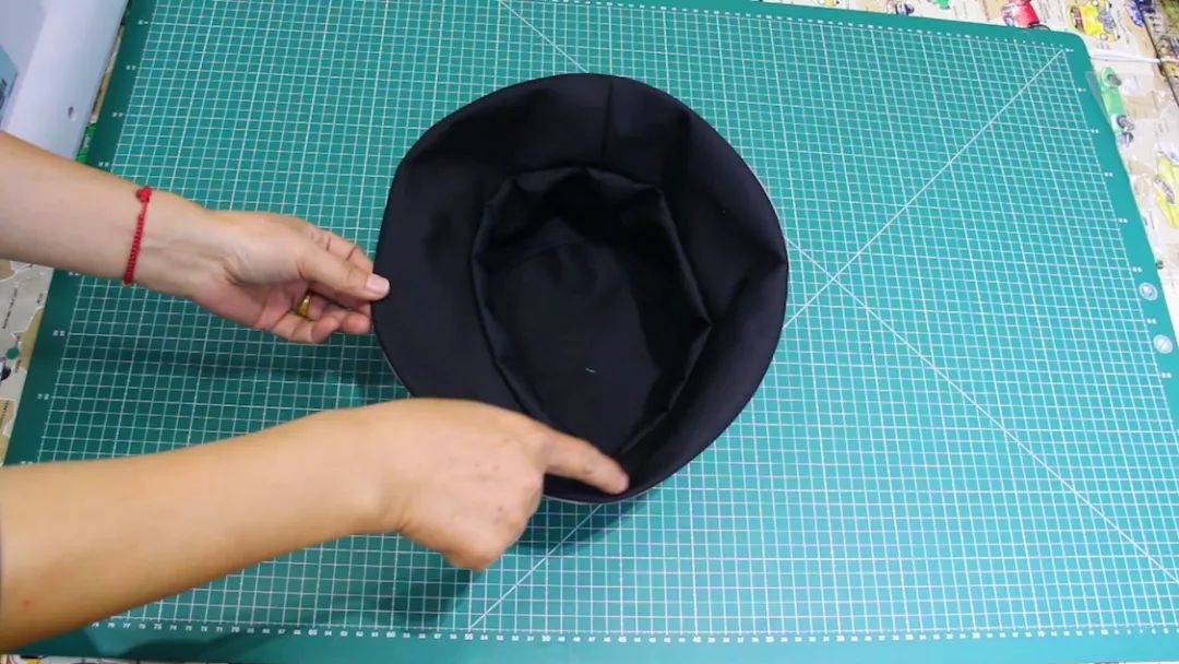 渔夫帽简单日常搭配,渔夫帽要怎么搭配才好看