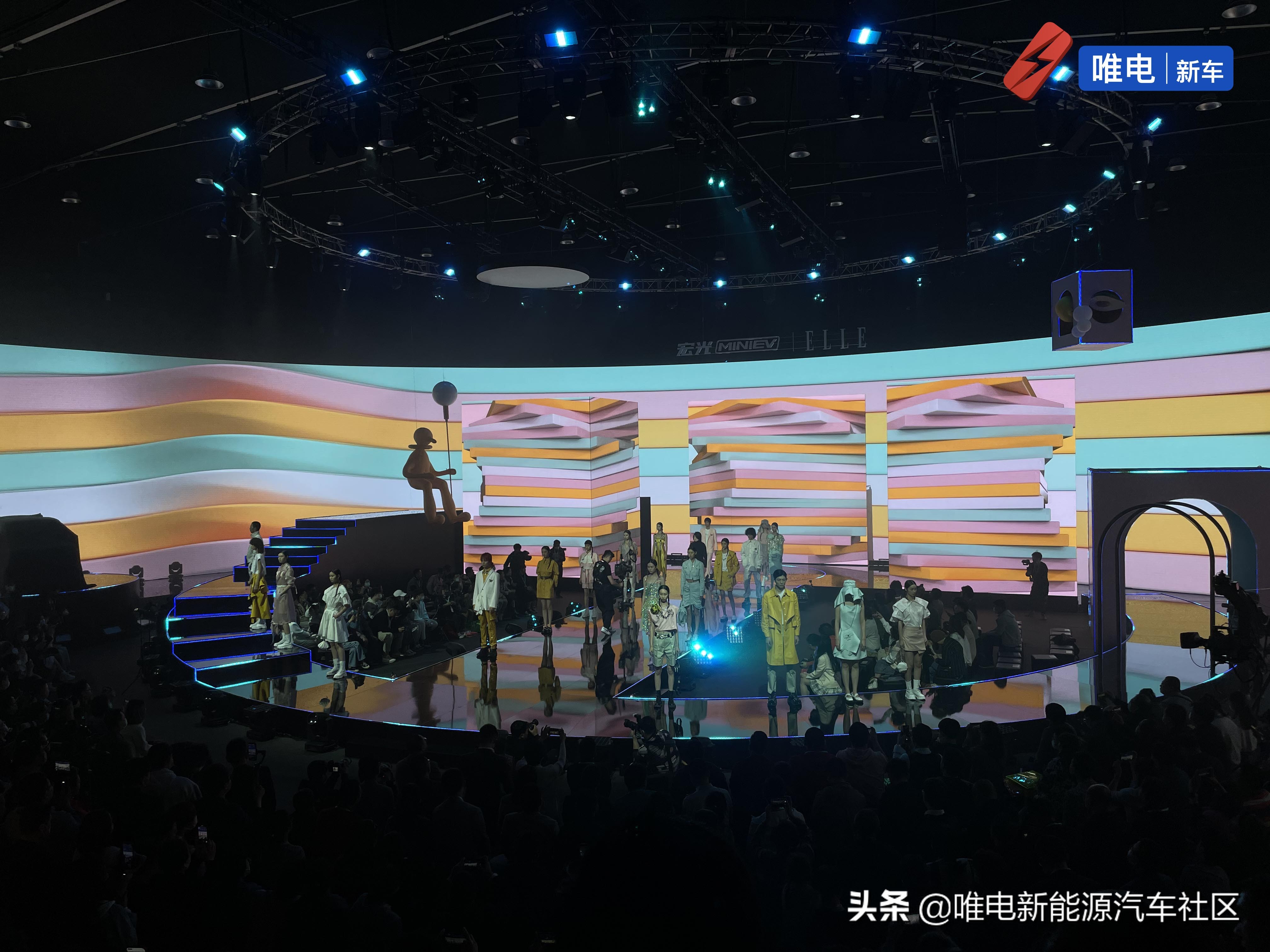 宏光miniev第三代马卡龙侧方停车,宏光miniev马卡龙上坡起步怎么样