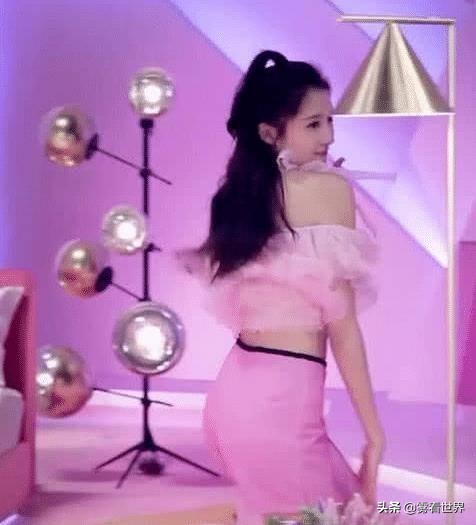 吴宣仪卫生巾广告,热巴卫生巾广告代言