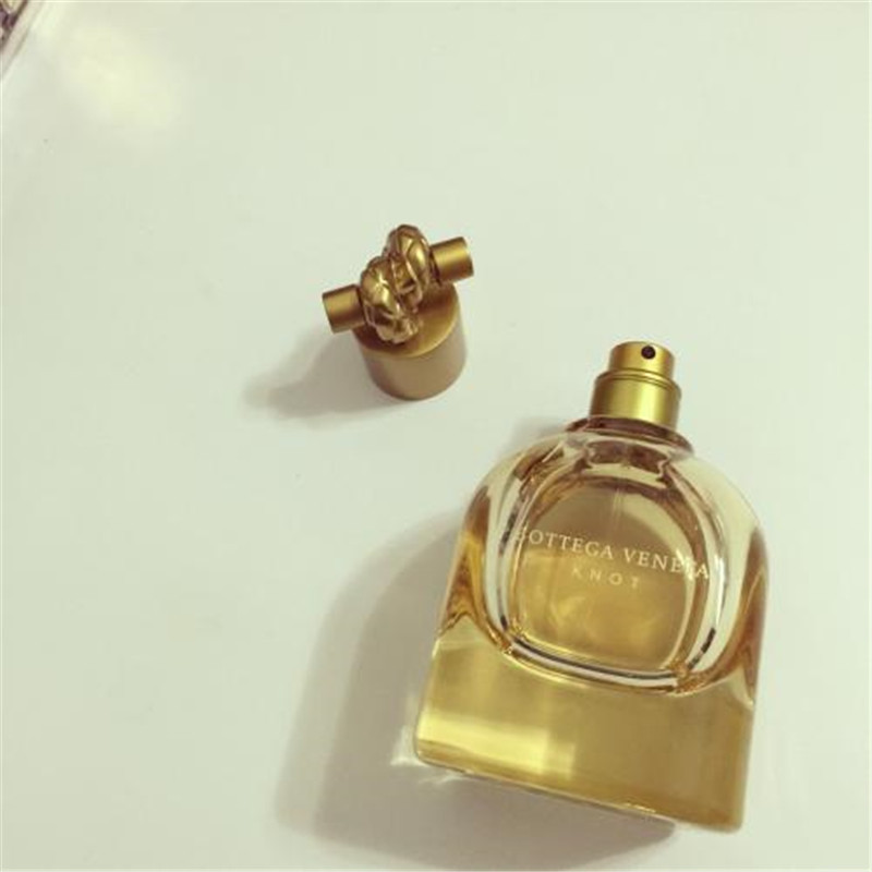 香水的使用技巧及礼仪有哪些？正品香水批发商教你正确的方法