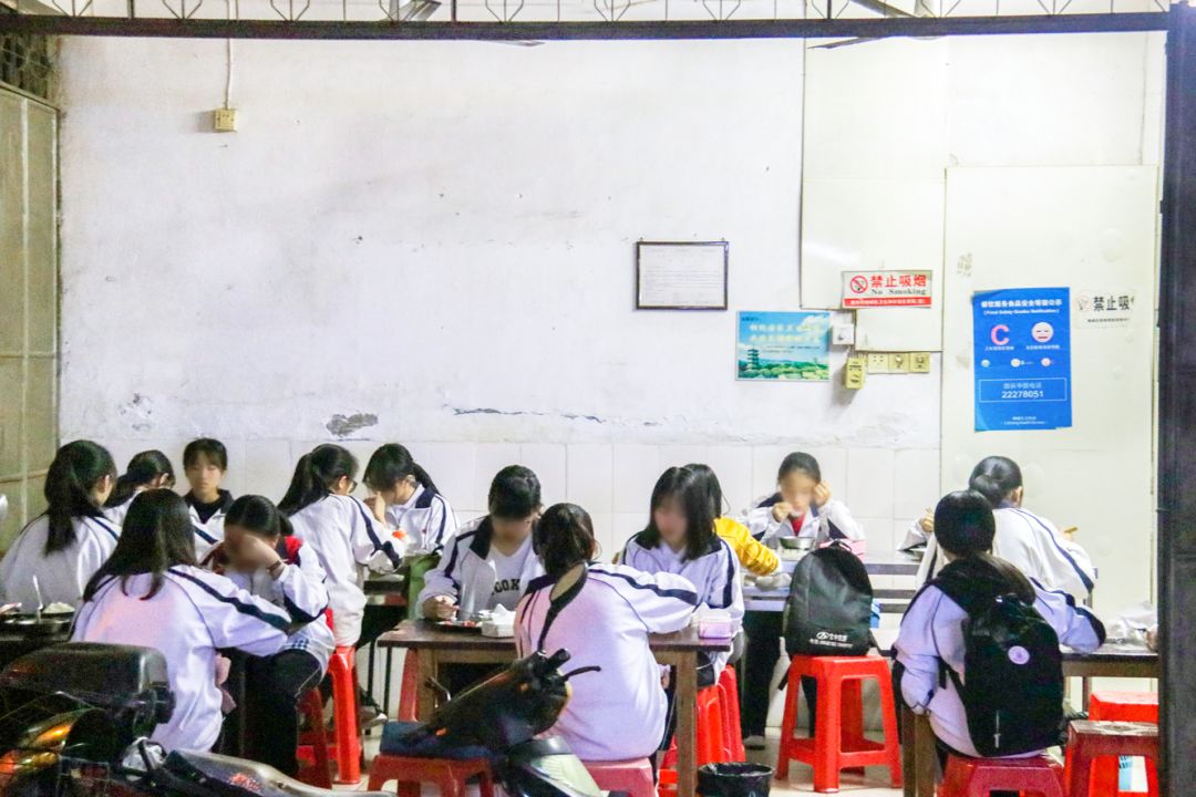 任尔东西南北风配图,任尔东西南北风我亦巍然不动