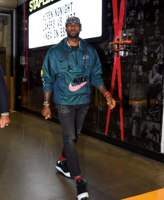 让詹皇起鸡皮疙瘩，让冷面小卡激动不已，斯台普斯到底有多神奇？