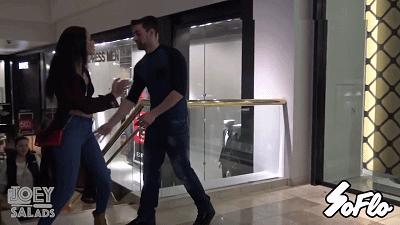 王俊凯摸易烊千玺的手的视频,王俊凯摸易烊千玺的手