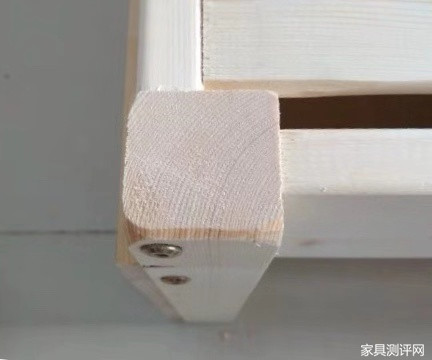 租房床铺怎么选,租房该不该买床