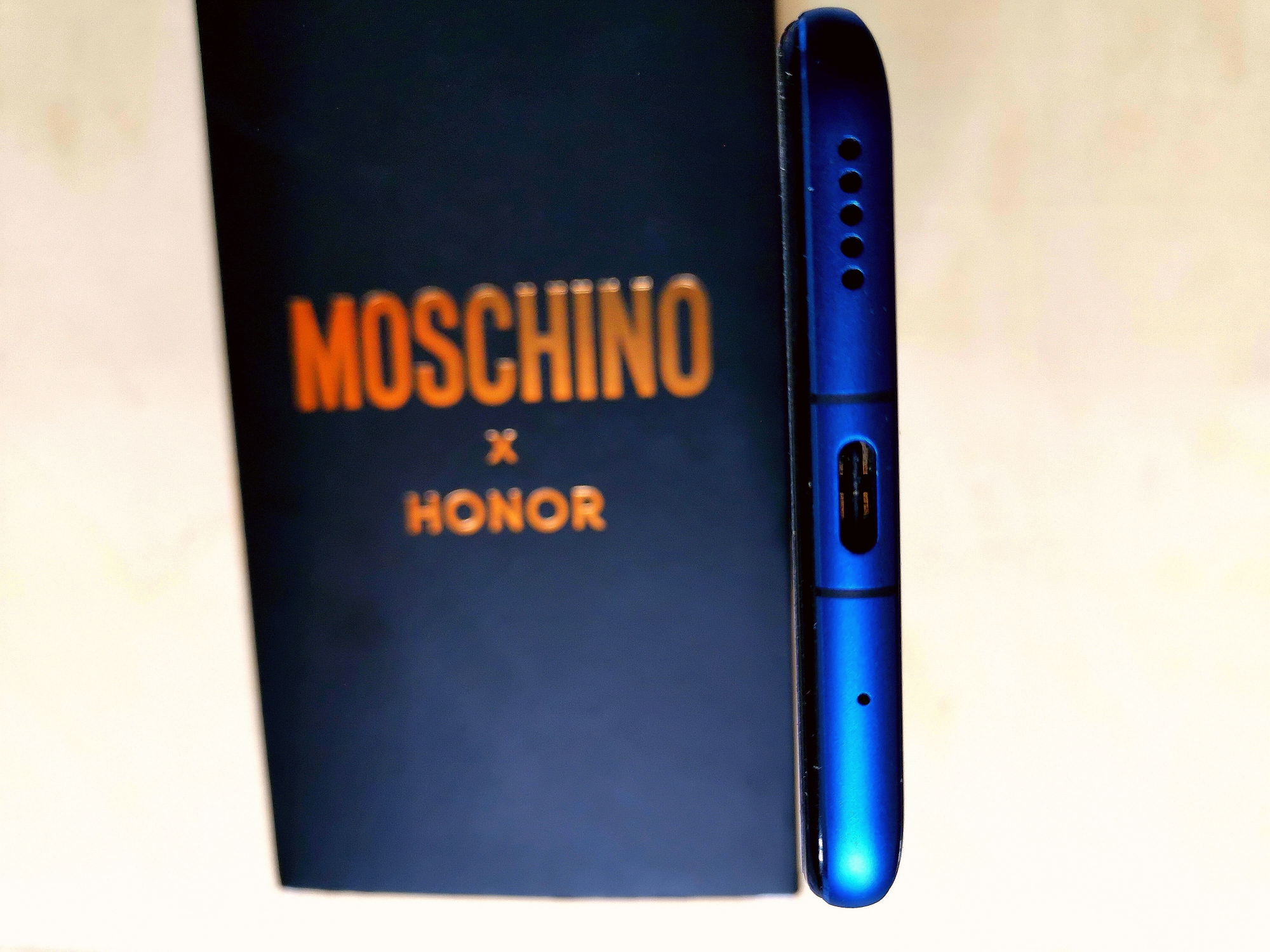 强劲配置性价比之选荣耀v20,荣耀v20在2022年还值得入手吗