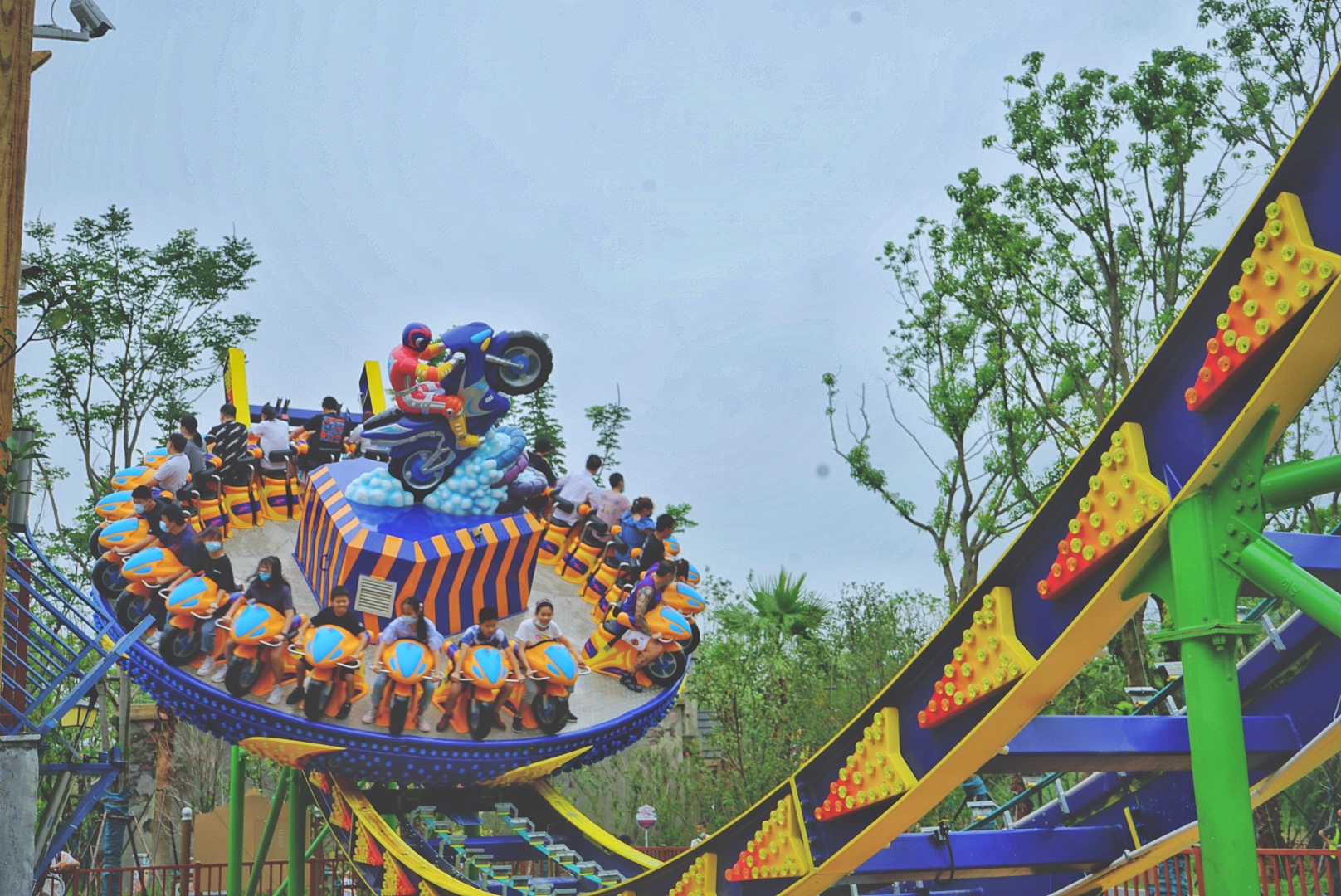 苏州乐园夜场游玩攻略,苏州乐园攻略玩的人多不