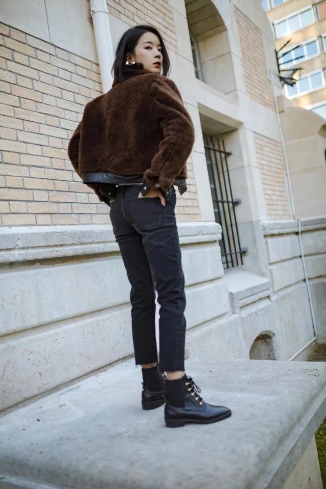 女生如何挑选合适的牛仔裤,怎样挑选散货牛仔裤质量