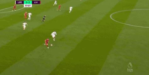 利物浦小将埃利奥特被铲,利物浦0比0曼联红牌