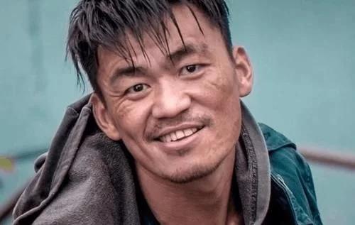 女明星老是说自己丑怎么办,明星说自己长得丑