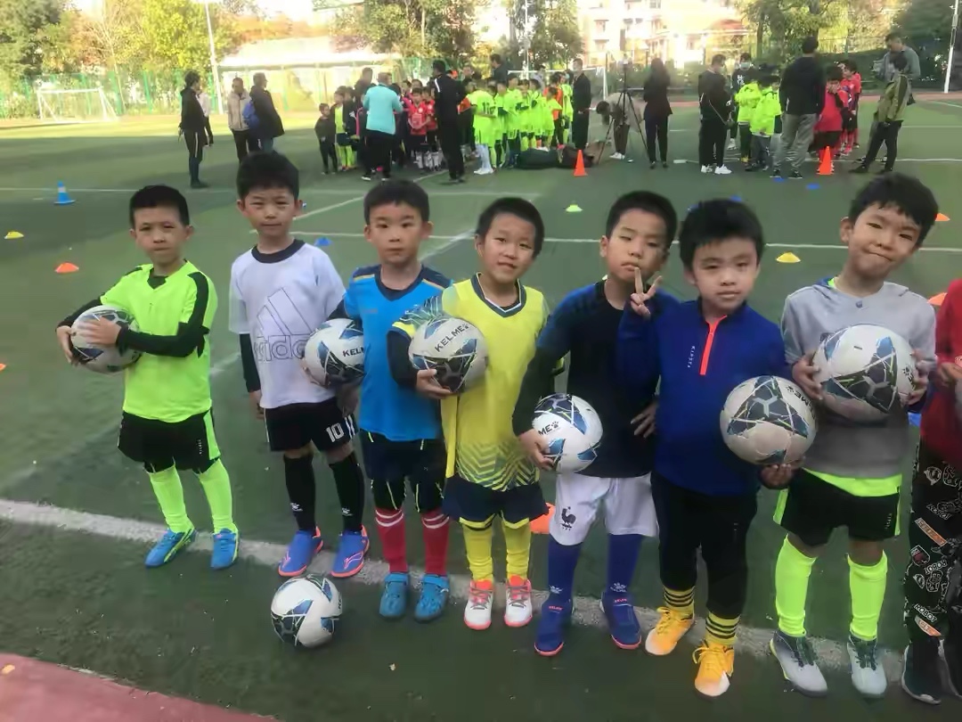 热爱踢球却踢不好,踢球是为了什么