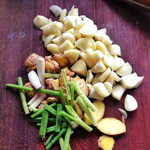 怎样做清炖鱼汤好喝,怎样做清炖鱼豆腐