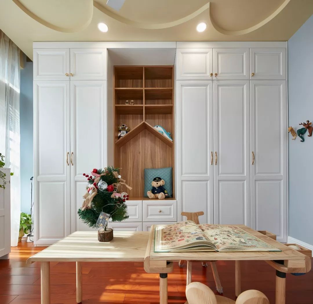 衣柜定制效果黄色原木,全屋定制白色衣柜轻奢效果图