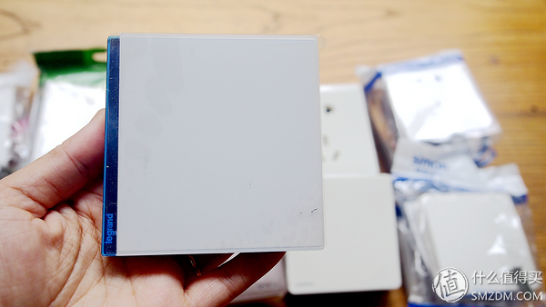 罗格朗开关插座内部结构如何组装,施耐德罗格朗西蒙哪个性价比高