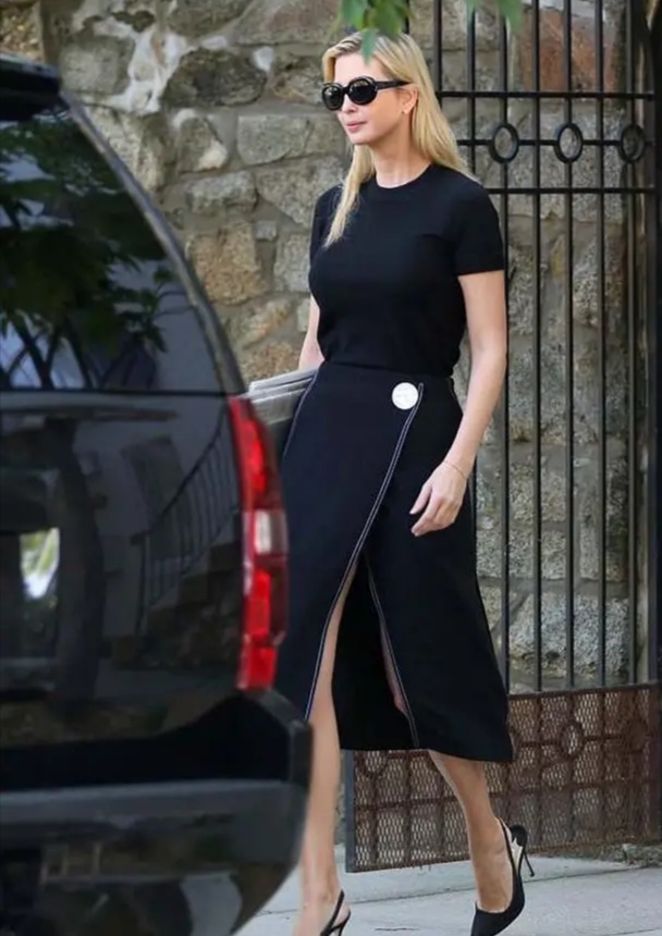 伊万卡穿露脐装图片,伊万卡最新亮相穿得太少女了