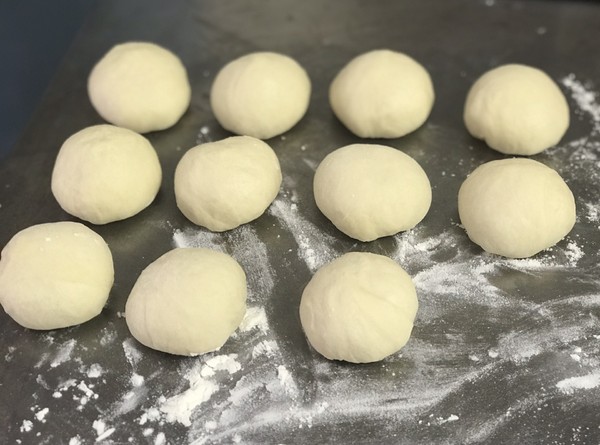 酵母发面太慢？别急，面点师教您“2招”，不到半小时发满盆！