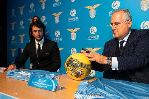 蓝鹰拉齐奥坐镇主场迎战罗马,蓝鹰拉齐奥展翅高飞