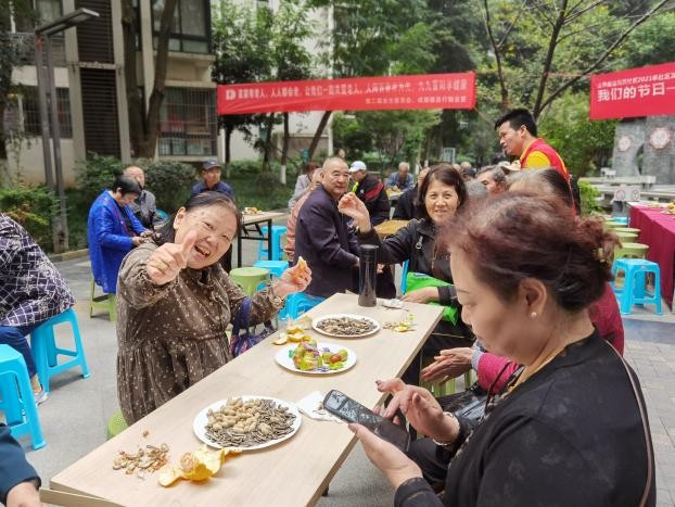 社区欢庆重阳节传递浓浓敬老情,社区敬老爱老情暖重阳主题活动