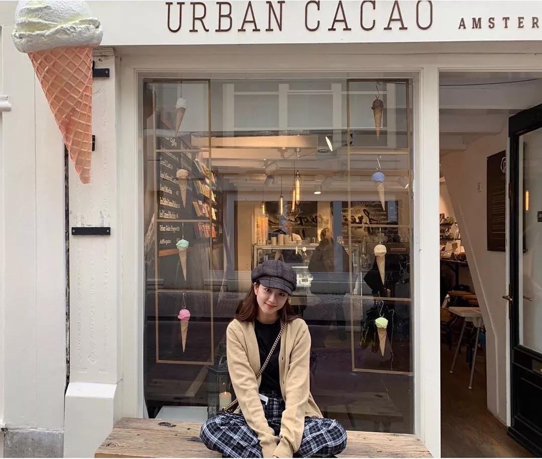 迪奥为什么对金智秀那么好,迪奥大使金智秀