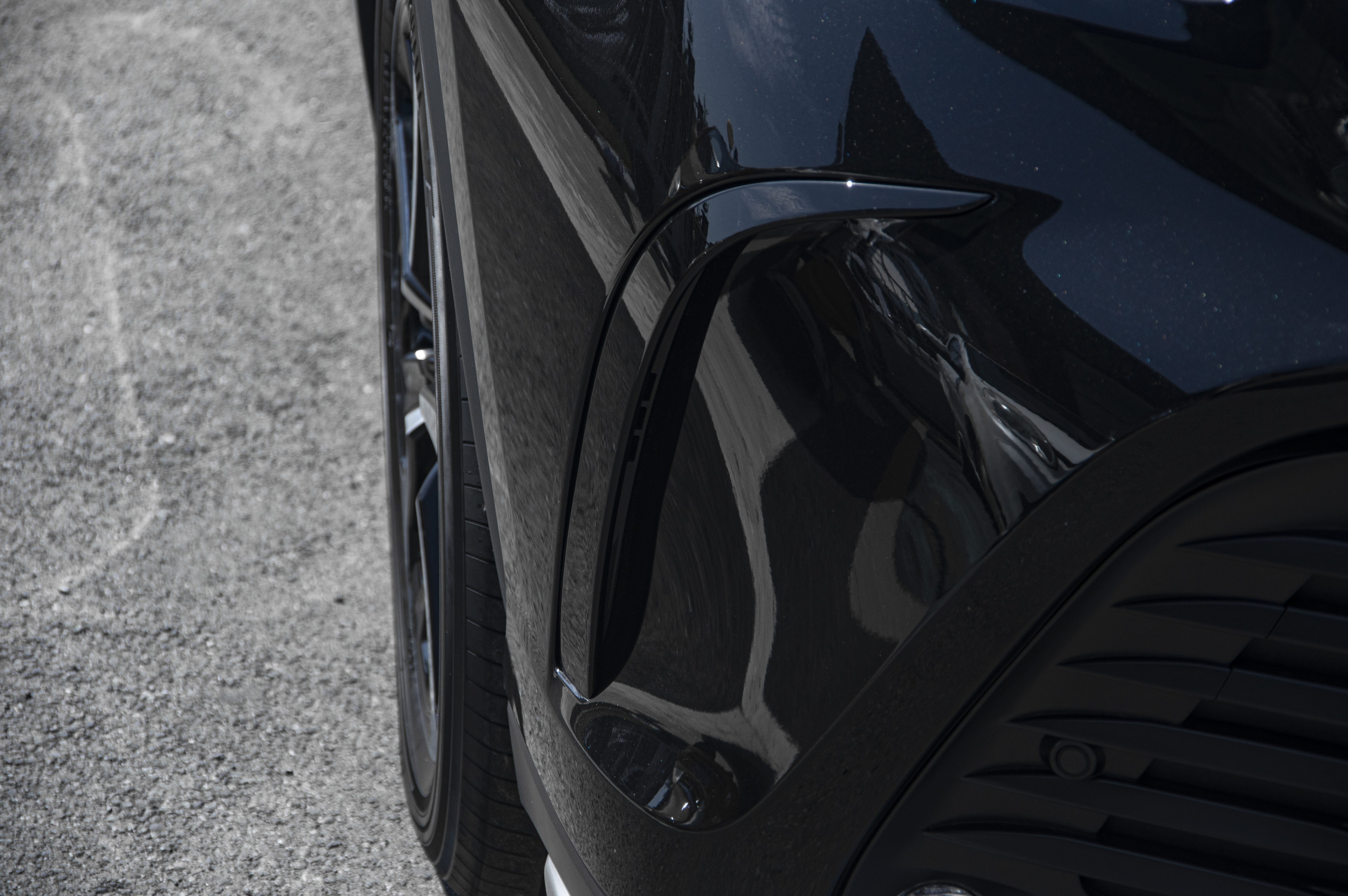 皇冠陆放银色到店实拍,皇冠陆放七座混动版2021长宽高