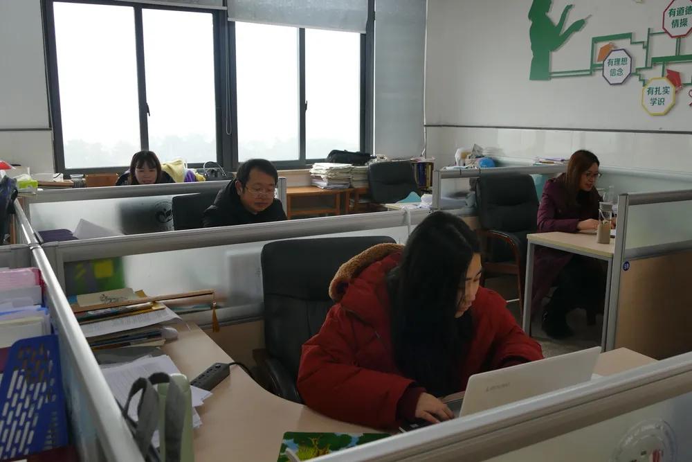 重庆大学城第三中学校2016,重庆大学城第3中学