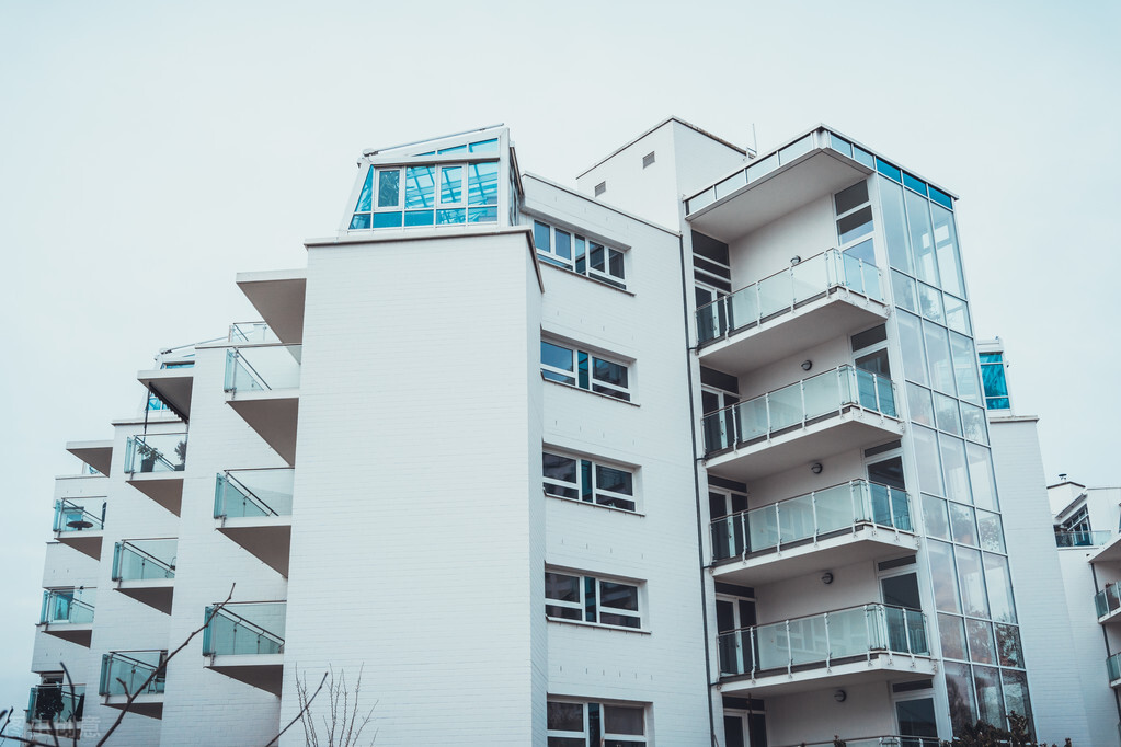 顶楼房子能买吗,顶楼复式的房子能买吗