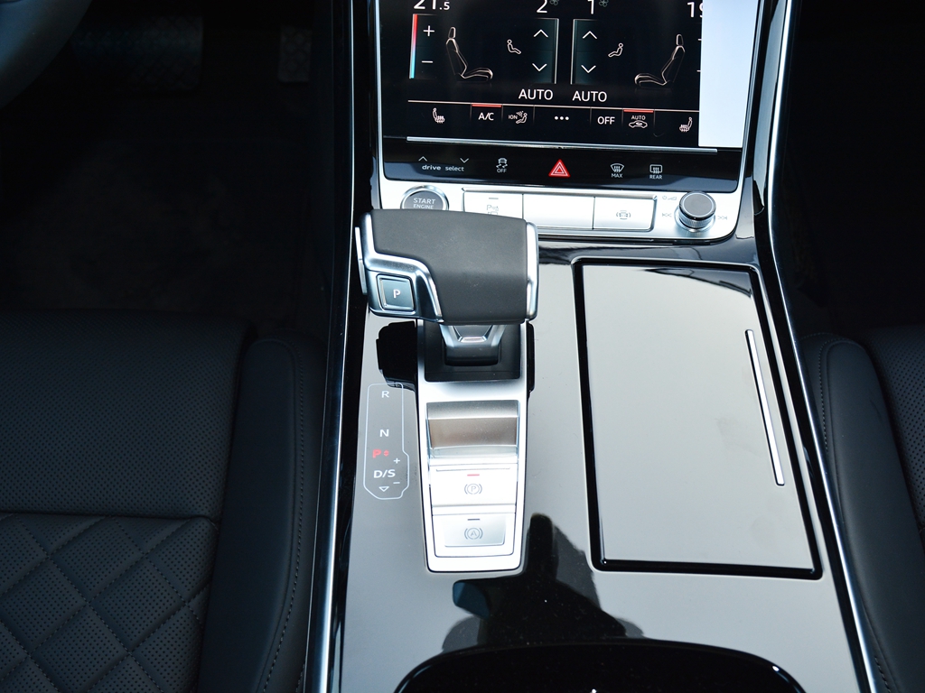 宝马8系和奥迪a8哪个值得入手,奥迪a8和宝马8系哪个快