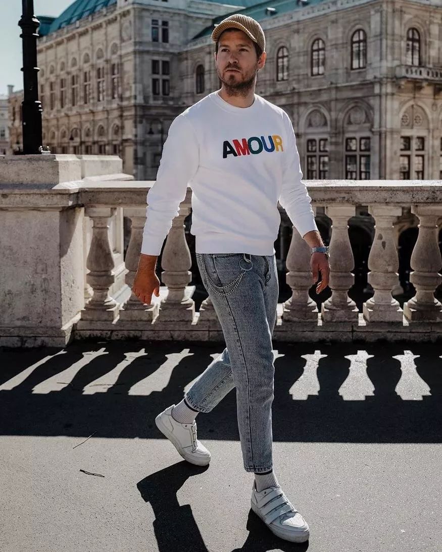 牛仔裤搭配鞋子女秋冬,秋冬怎么选牛仔裤